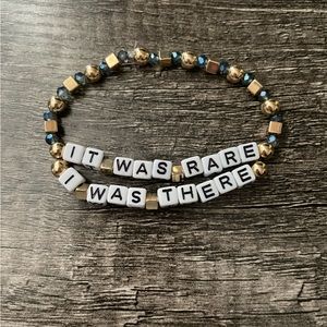 Taylor Swift Friendship Bracelet